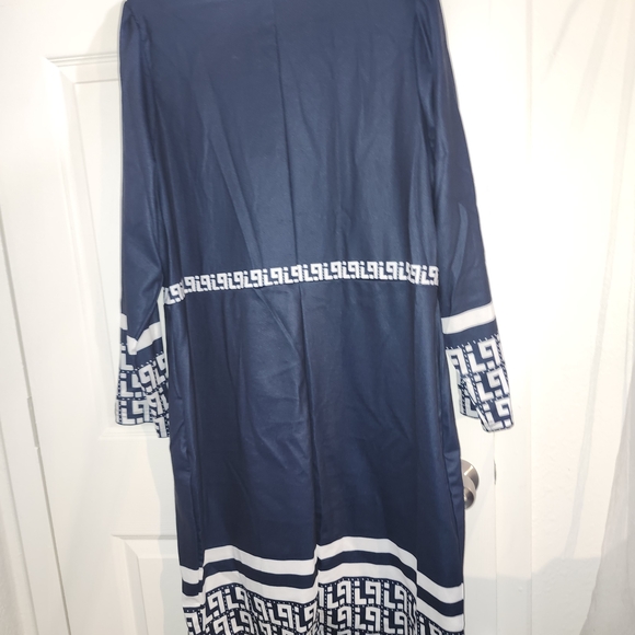 Navy Blue and Whitre Geometic Patterned Plus Size Dress 4X - Picture 2 of 4